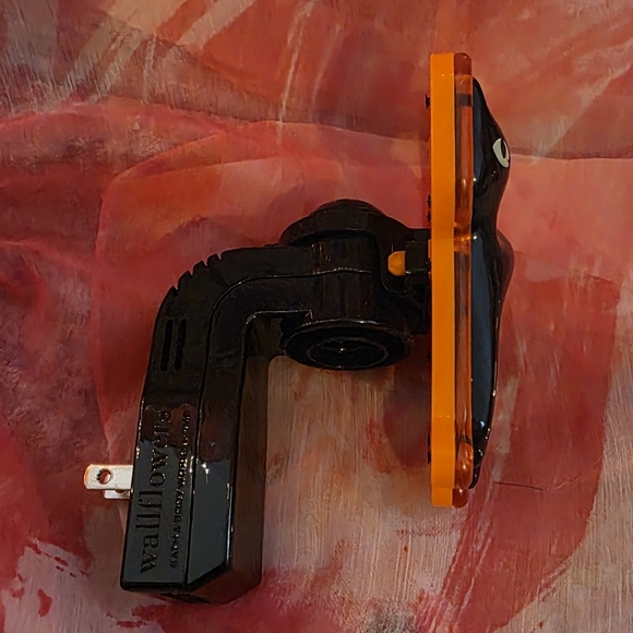 Bath & Body Works Black and Orange Cat Figurine - Picture 4 of 5